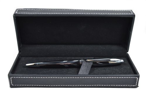 Penna Sfera in Resina di colore nero e metallo cromato