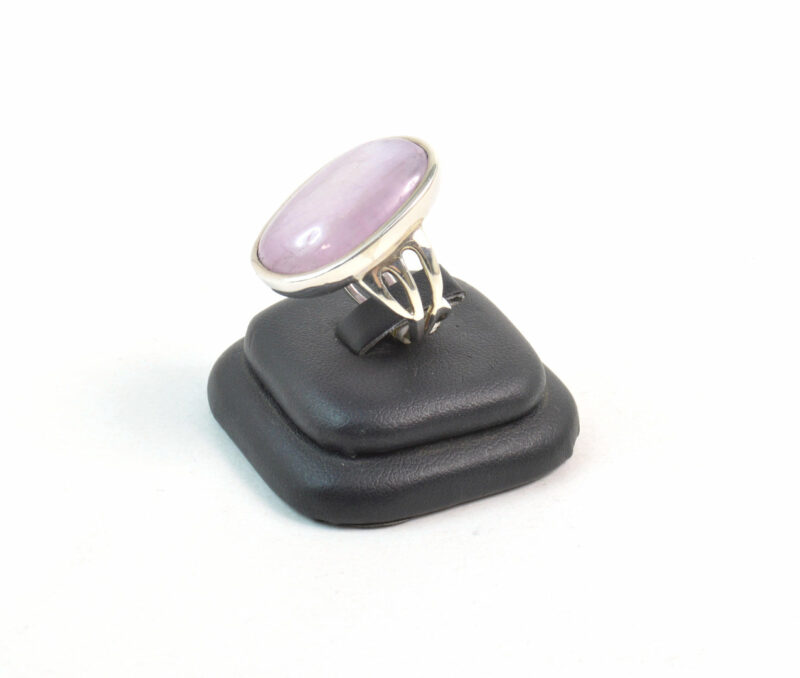Anello in Kunzite ovale e liscio in Argento 925 - immagine 3