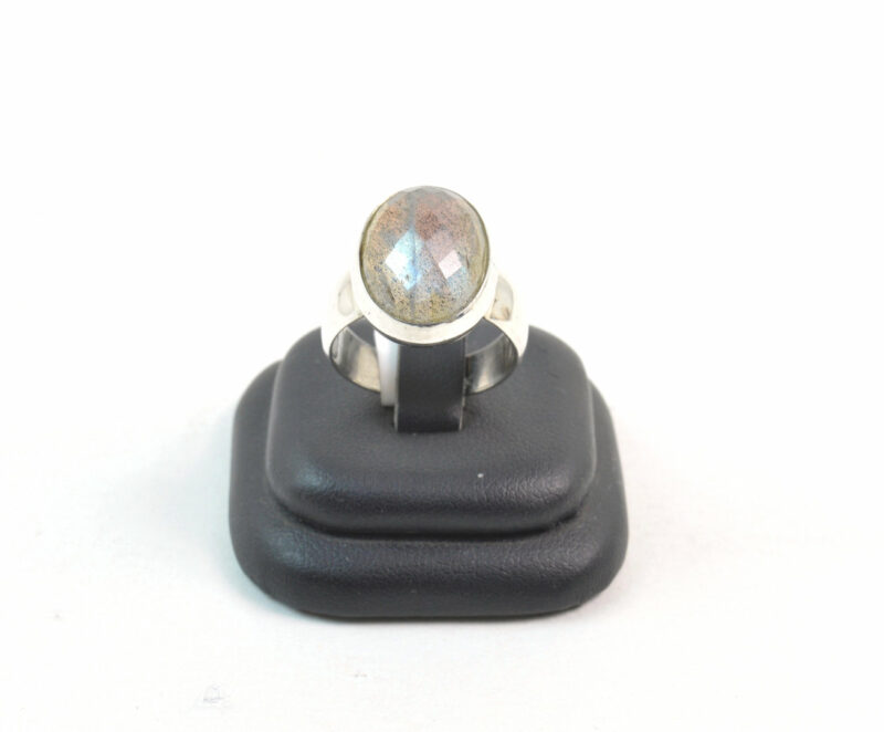 Anello in Labradorite sfaccettata ovale e Argento 925