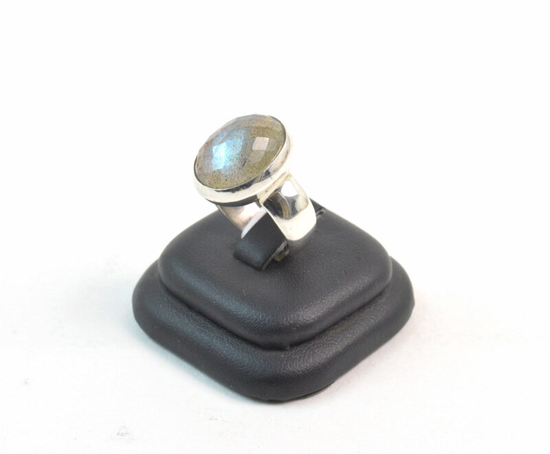 Anello in Labradorite sfaccettata ovale e Argento 925 - immagine 3