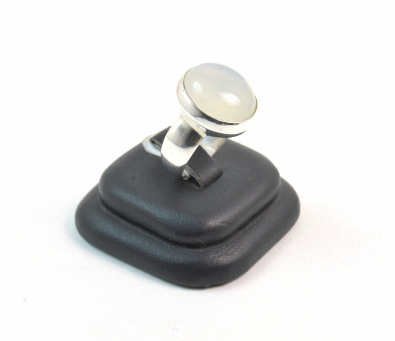Anello in Pietra di Luna ovale e Argento 925