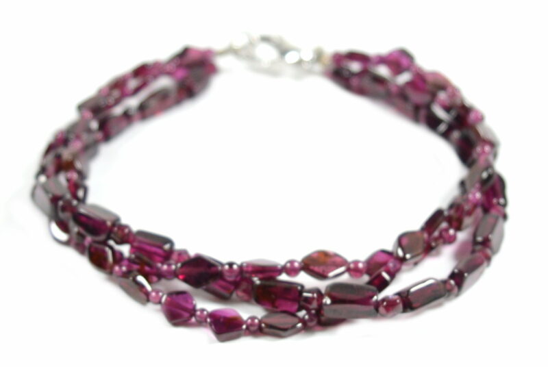 Bracciale a 3 Fili in Granato Chiusura in Argento 925