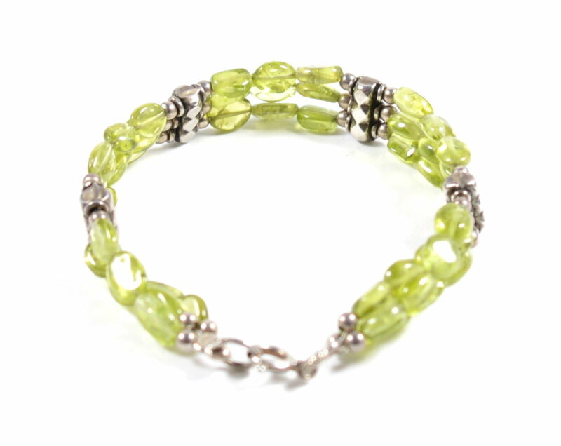 Bracciale a 3 Fili in Peridoto con Intercalari e Chiusura in Argento 925 - immagine 2
