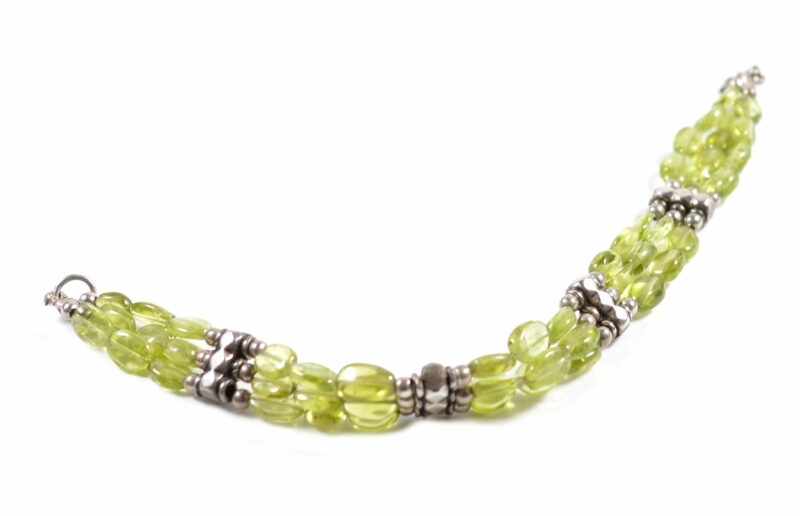 Bracciale a 3 Fili in Peridoto con Intercalari e Chiusura in Argento 925 - immagine 3