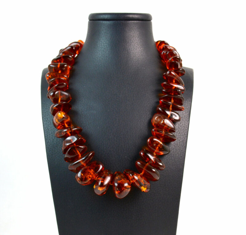 Collana in Ambra Baltica con chiusura in Argento 925.