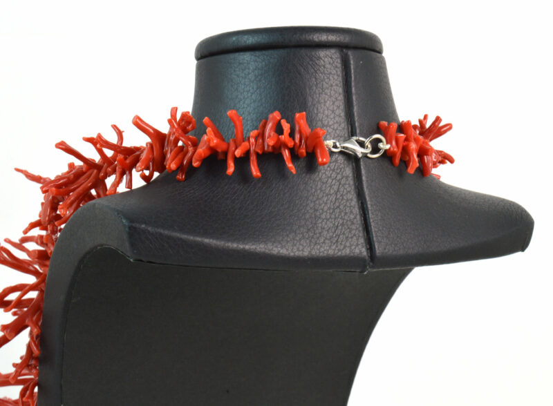Collana con Rametti a scalare in Corallo Rosso Sardo e Argento 925 - immagine 3