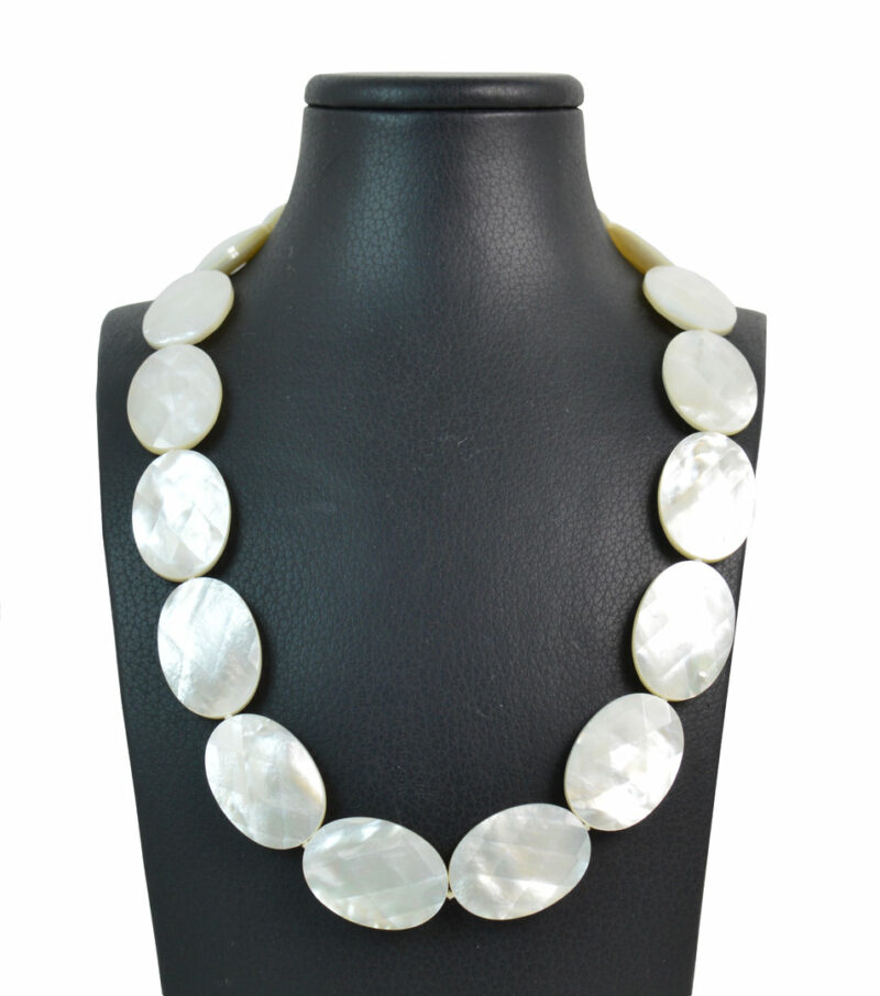 Collana in Madreperla con chiusura in Argento 925