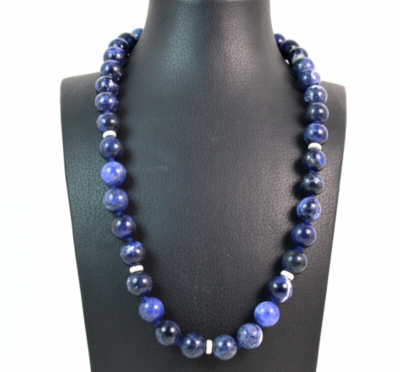 Collana in Sodalite, Intercalari e chiusura in Argento 925