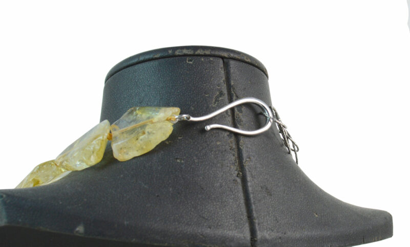Collana in Quarzo Citrino con inserti geometrici e chiusura in Argento 925 - immagine 3