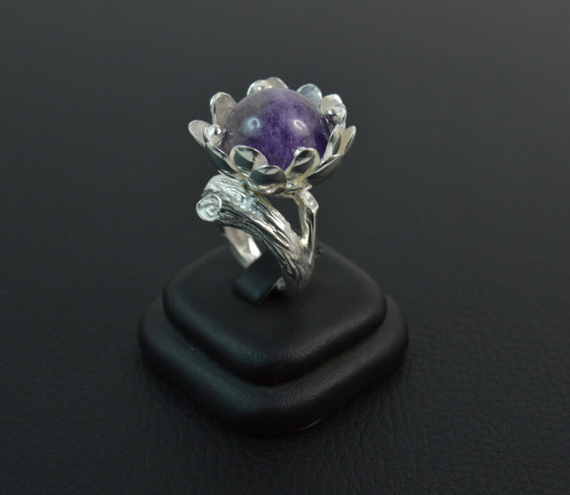 Anello Ninfea in Ametista e Argento 925