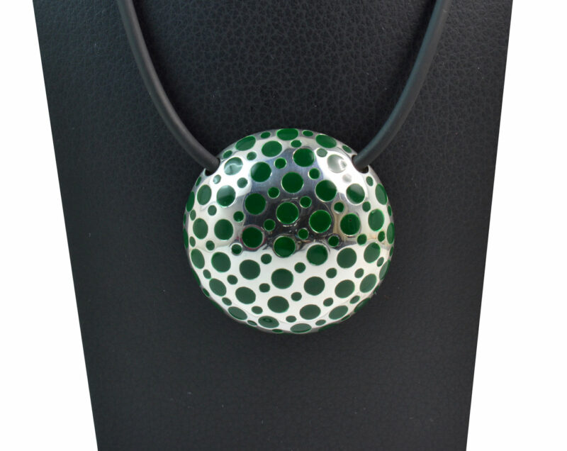 Ciondolo Pois e Argento 925 e Smalto Verde e Collana in Caucciù - immagine 3