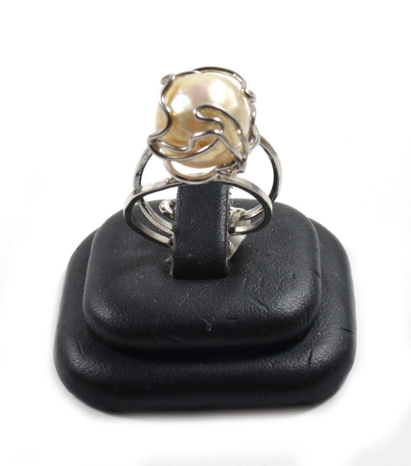 Anello Lavorato in Argento 925 con Scaramazza - immagine 2