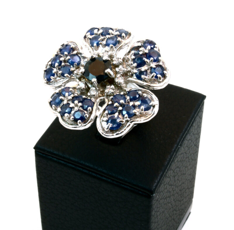 Anello a Fiore con Zaffiri in Argento 925